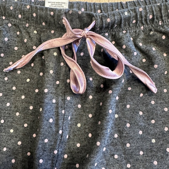 Liz Claiborne Gray and Pink Polka Dot Pajama Set - Picture 9 of 11
